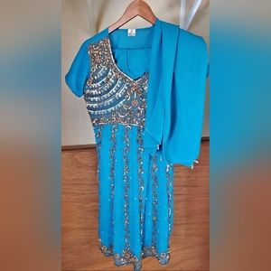 Gorgeous Indian Garb size medium